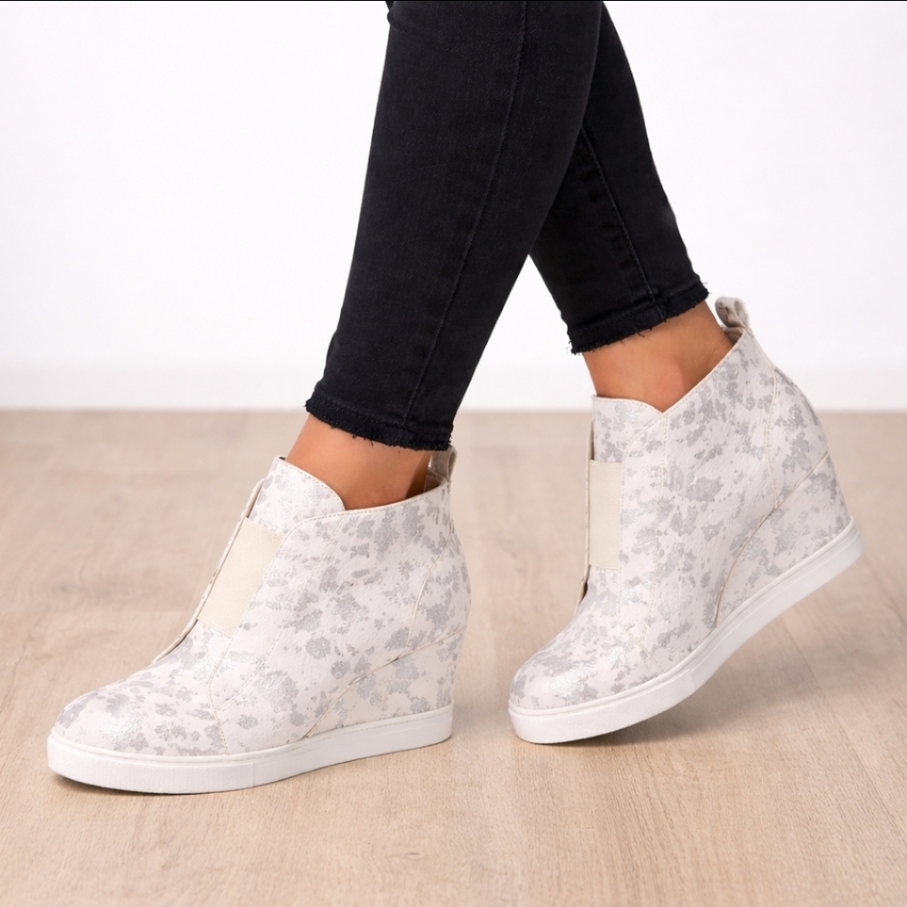 LINEA Paola NEW Felicia Y2K Athleisure Revival Hidden Wedge Sneaker 6.5M